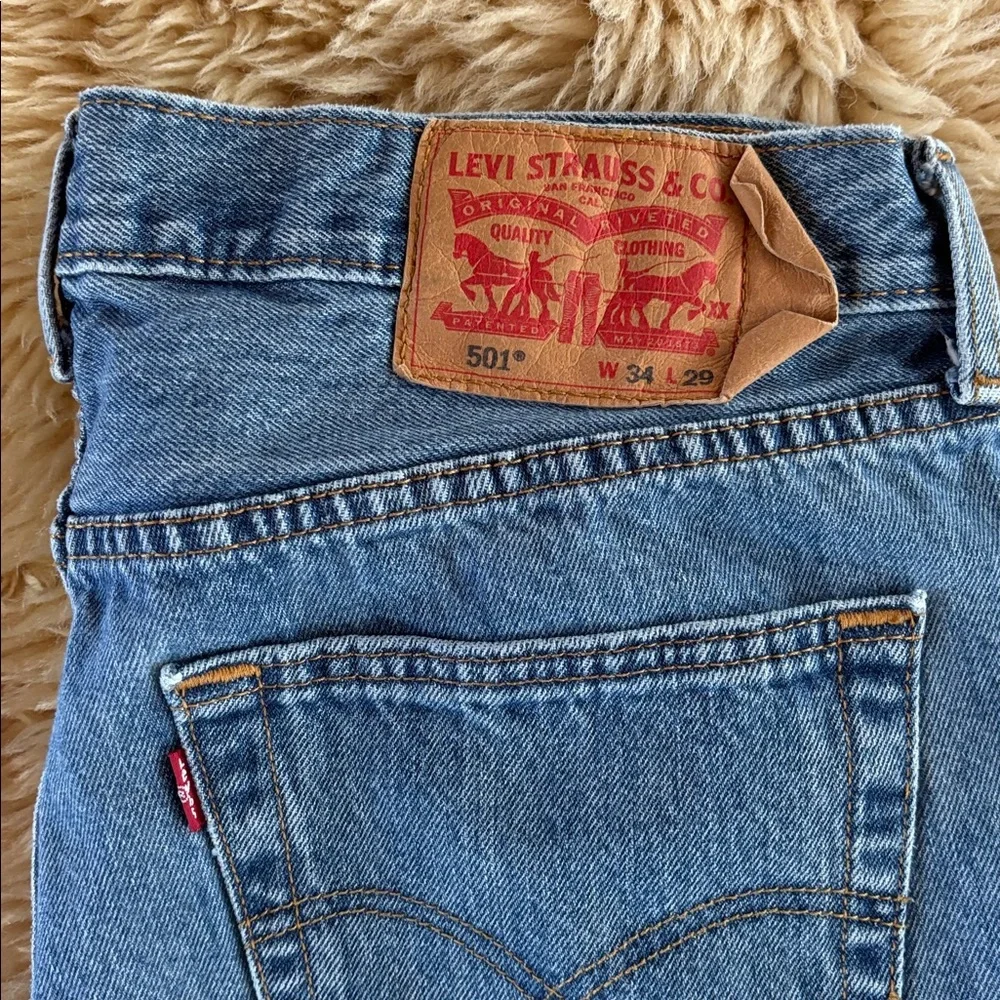Levi’s 501 Jeans - Picture 2 of 9